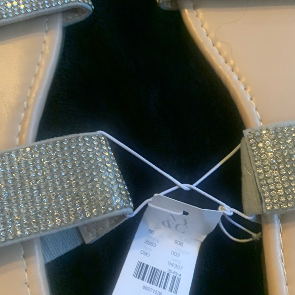 NWT NY&C sandals - Picture 3 of 3